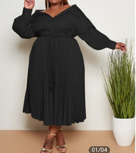 Load image into Gallery viewer, Solid V Neck Pleated Plus Size Maxi Dress
